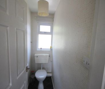 3 bedroom terraced house to rent - Photo 3