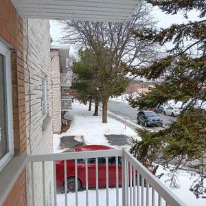 4 1/2 pièces, Rue Lamarre, Vieux-Longueuil (près centre Jacques-Cartier), 1er octobre - Photo 2
