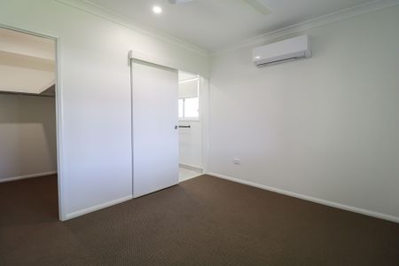 BUILT NEW. BUILT FOR YOU. WELCOME TO 8 SCAMPI DRIVE. - Photo 4