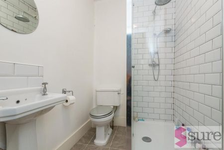 5 bedroom end of terrace house to rent - Photo 4