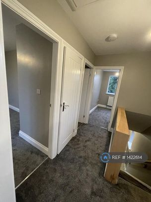 3 bedroom semi-detached house to rent - Photo 1