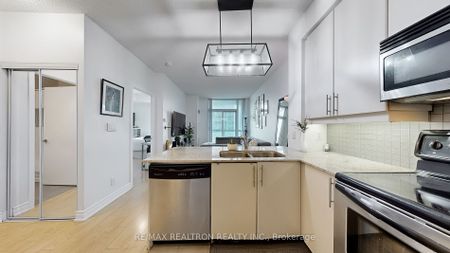 For Lease - 18 Harbour Street Unit# 2104, Toronto, Ontario - Photo 5