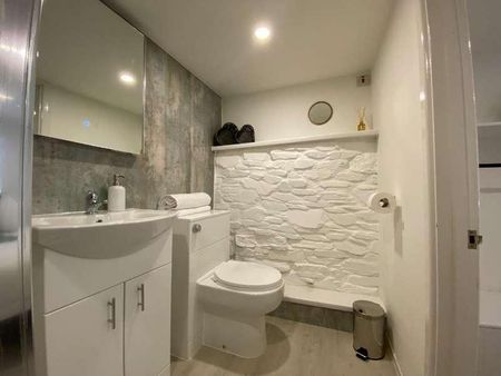 Windsor Terrace, Falmouth, TR11 - Photo 5