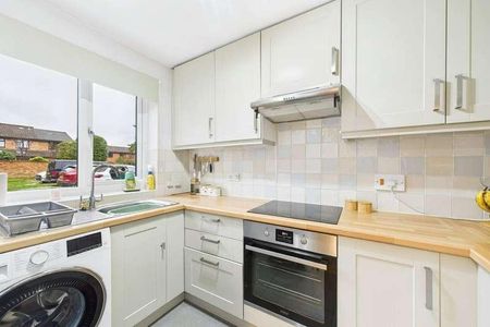 Myers Way, Frimley, Camberley, Surrey, GU16 - Photo 4