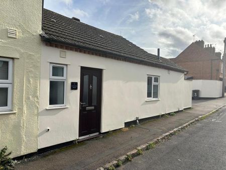 1 bedroom terraced house to rent - Photo 2