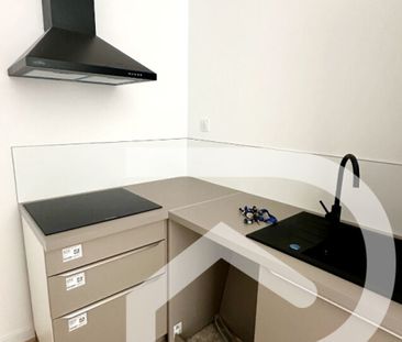 À LOUER - Appartement 2 Pièces Entièrement Rénové au Coeur de Sète - Photo 4