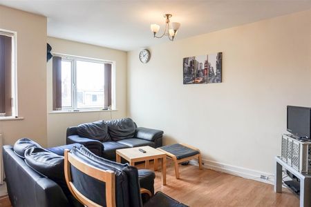 Flat 3b, 21-25 Headingley Ave, Headingley, Leeds, LS6 3EP - Photo 2