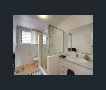 “Charming 2-Bedroom House in Moorooka” - Photo 6