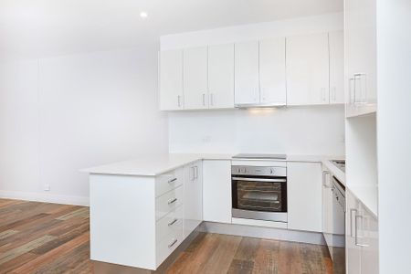 Modern Design In Prime Location - Photo 5