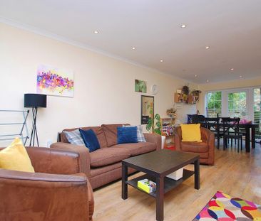 4 bedroom semi-detached house to rent - Photo 1