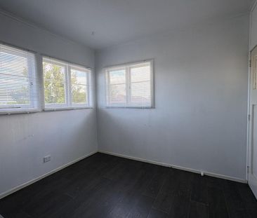 Spacious Three-Bedroom Family Home for Rent in ... - Photo 4