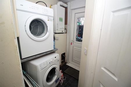 4 bedroom Student End of terrace house to rent in Glenthorn Road, Jesmond, Newcastle upon Tyne - Photo 5
