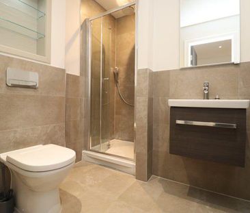 3 bedroom flat to rent - Photo 6