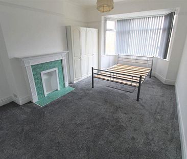 3 bed upper flat to rent in NE6 - Photo 1