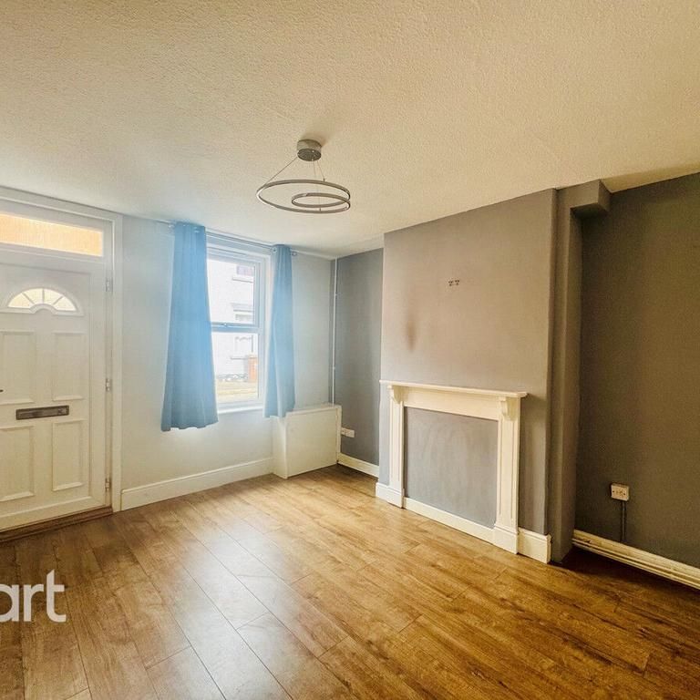 2 bedroom terraced house to rent - Photo 1