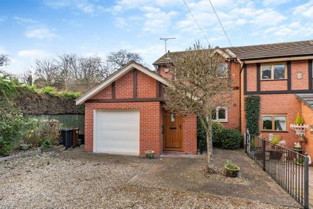 3 bedroom semi-detached house to rent - Photo 3