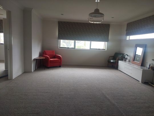 Glen Waverley - Photo 1