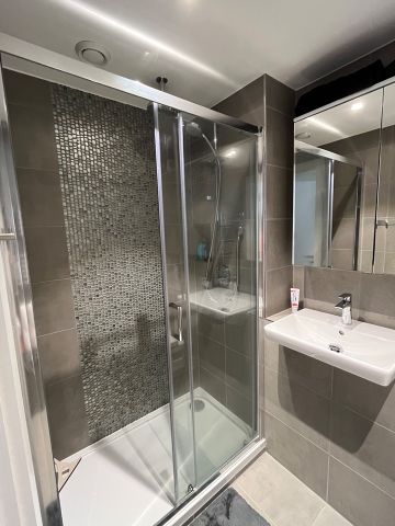 1 Bed Flat, Battersea Park Road, SW8 - Photo 5