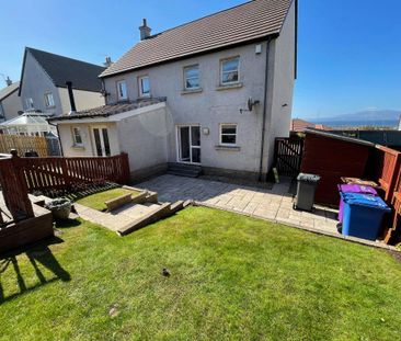 3 bedroom semi-detached house to rent - Photo 2