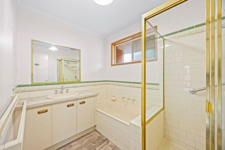 Family Home in Convenient Sebastopol Location - Photo 3