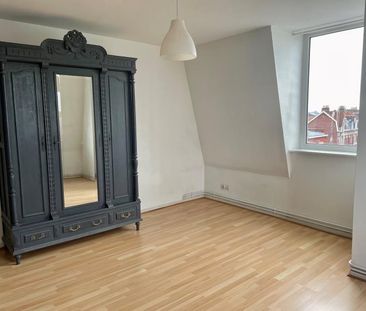 Location Appartement 3 pièces 105m² - Photo 6
