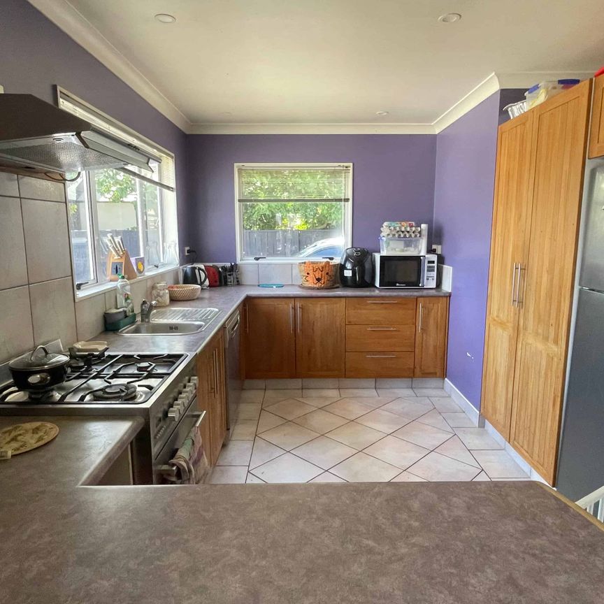 Charming 3-Bedroom Home in Onekawa - Photo 1