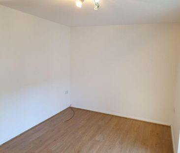 2 bedroom maisonette to rent - Photo 3