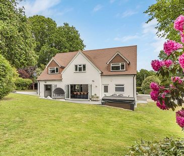 4 Bedroom Detached House - Photo 2