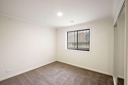 Spacious, Light Filled Family Home - Photo 4
