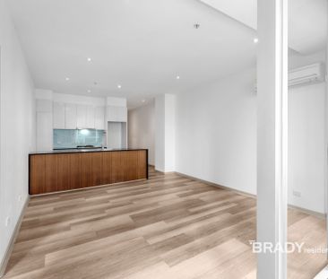1402/270 King Street, Melbourne - Photo 2