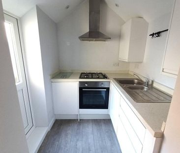 1 bedroom semi-detached house to rent - Photo 5