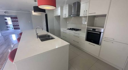 Large family home flat bush - Photo 3