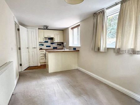 1 bedroom flat to rent - Photo 2