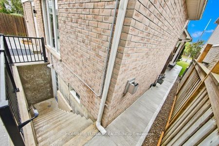 For Lease - 89 Eric Clarke Drive Unit# Basement, Whitby, Ontario - Photo 4