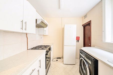 4 Bed Semi-Detached House, Sylvan Avenue, N22 - Photo 5