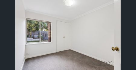 Stunningly Spacious Family Home - Photo 3