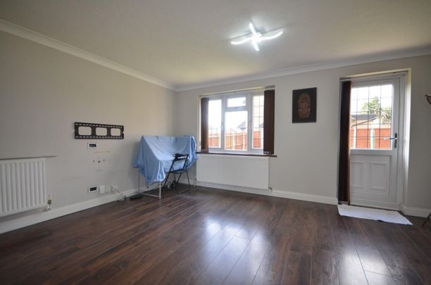 3 bedroom House To Let - Photo 1