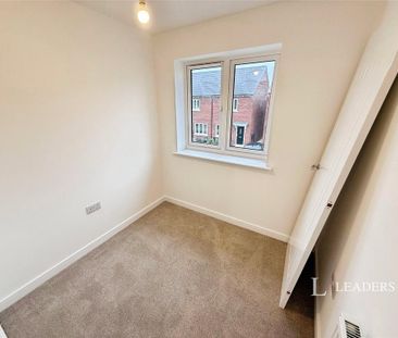 3 bedroom semi-detached house to rent - Photo 4
