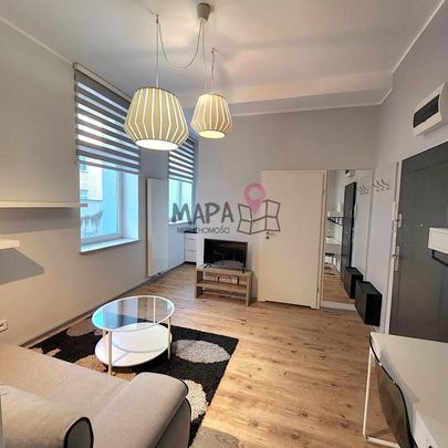 Komfortowe 2 pokoje w centrum z windą i piwnicą. - Zdjęcie 1