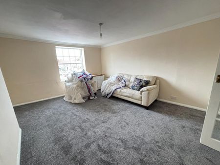 2 bedroom Flat To Let - Photo 2