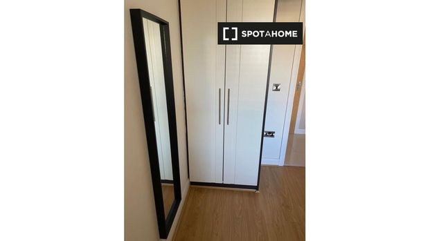 Room in shared 2-bedroom apartment in Whitehall, Dublin. - Photo 1