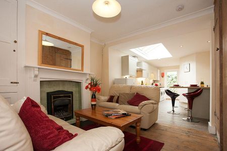3 bedroom terraced house to rent - Photo 2