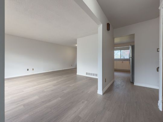 For Lease - 343 Bronte Road, Oakville, Ontario - Photo 1