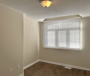 For Lease - 23 Heritage Hollow Estate Street, Richmond Hill, Ontario - Photo 6