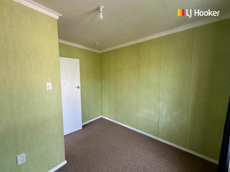 Three bedroom home in Green Island - Photo 4