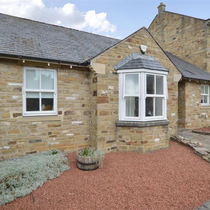 2 bedroom detached bungalow to rent - Photo 1