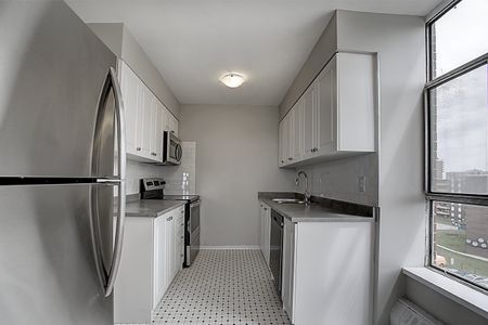 Steven Tower - Photo 3