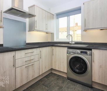 5 bedroom semi-detached house to rent - Photo 3