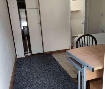 Room in a Shared House, St. Agathas Road, CV2 - Photo 3