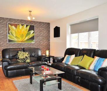 Batsman Close, Halesowen, B63 - Photo 2